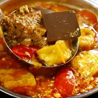 Hình ảnh Canh bún cua ốc chả