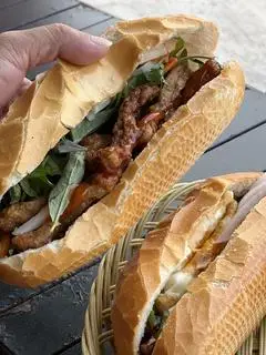 Hình ảnh Bánh mì chả cá