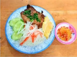 Hình ảnh Cơm tấm sườn chả 