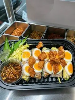 Hình ảnh Bánh Tráng Cuốn Lòng Đào Tóp Mỡ 