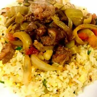 Hình ảnh Cơm chiên bò xào cải chua