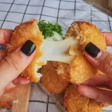 Hình ảnh Bánh Gà Pho Mai 3 Cái