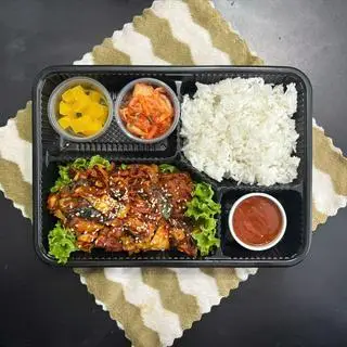 Hình ảnh Set heo xào cay - Jeyuk Ssambap