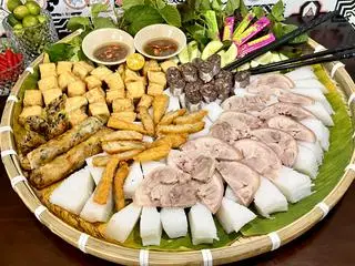 Hình ảnh Combo gia đình 4-5 người