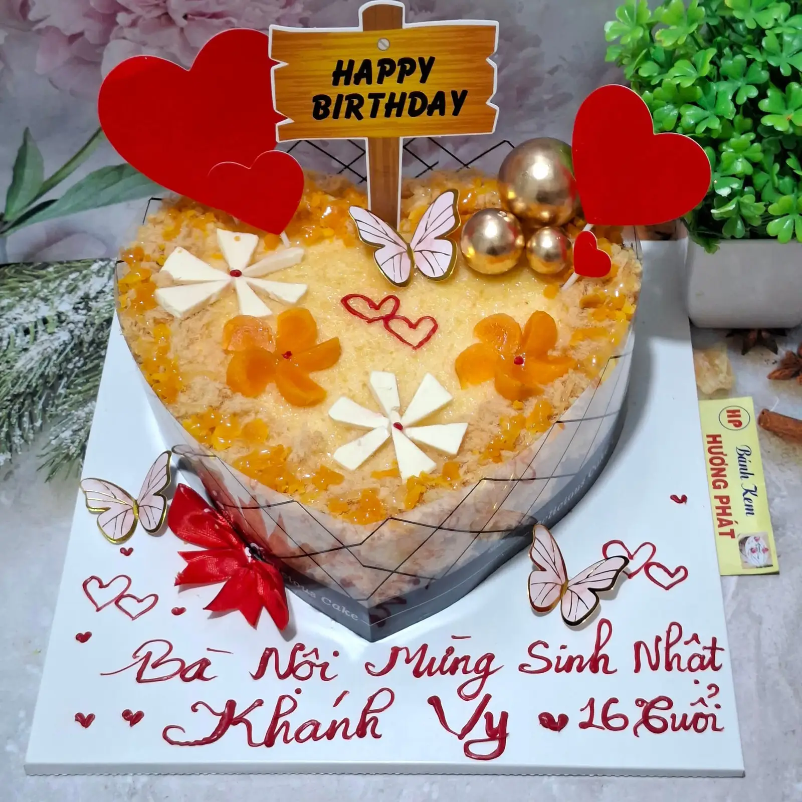 Hình ảnh Bông Lan Trứng Muối Hình Trái Tim
