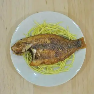 Hình ảnh Cơm cá diêu hồng chiên