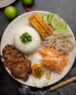 Hình ảnh Cơm tấm sườn - bì - chả - trứng opla