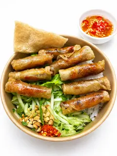 Hình ảnh Bún nước tương chả ram tôm đất