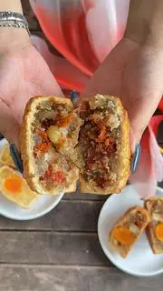 Hình ảnh Bánh Nướng Thập Cẩm Xá Xíu Jambong Đặc Biệt 