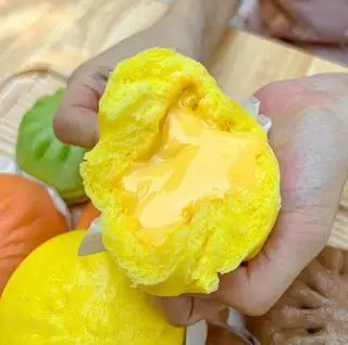 Hình ảnh Bánh Bao Kim Sa Trứng Chảy