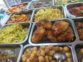 Hình ảnh Cơm Thịt kho trứng cút