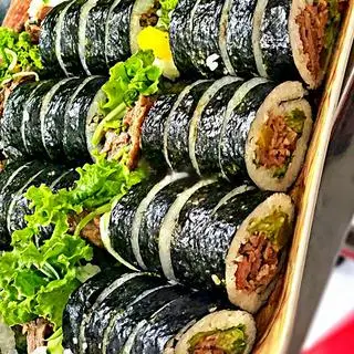 Hình ảnh Kimbap bò ngũ vị