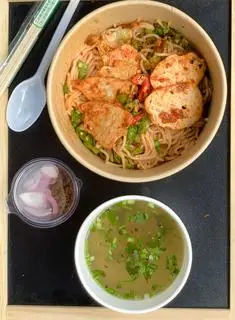 Hình ảnh BÚN THỊT NẠC CHẢ TRỘN - ĐẬM ĐÀ ĂN LÀ MÊ