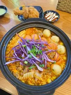 Hình ảnh Mì cay thêm