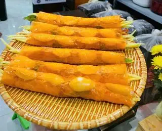 Hình ảnh CUỐN KHÔNG XOÀI CHẤM SỐT ME  ĐẶC BIỆT 