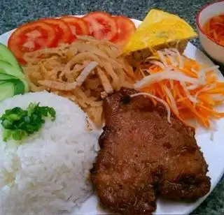 Hình ảnh cơm sườn bì