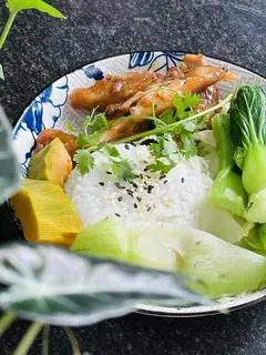 Hình ảnh Gà Ngự Vị xốt Thái