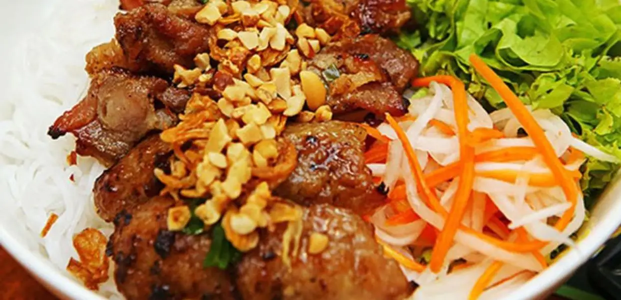 Hình ảnh Cơm Tấm Bún Thịt Nướng Cô Quyên