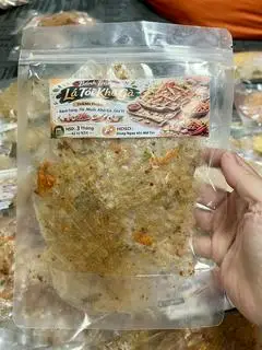 Hình ảnh Bánh tráng tỏi khô gà