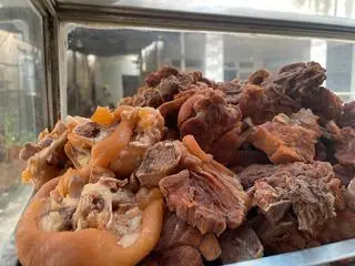 Hình ảnh Xương hoặc giò thêm