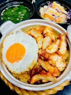 Hình ảnh Cơm gà xíu Quảng Đông - trứng ốp