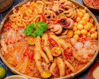 Hình ảnh Đặc biệt 5 size L: Chân Gà Rút Xương Lớn + Bạch Tuộc + Trứng Non + Sứa Đạn mini + Sứa Sợi  Sốt Thái 