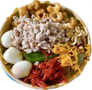Hình ảnh Bánh tráng trộn sợi thập cẩm đặc biệt