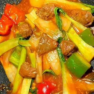 Hình ảnh Nui xào bò lúc lắc