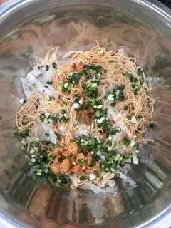 Hình ảnh Bánh Tráng Trộn Bì