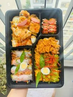 Hình ảnh Set mix cuộn với bánh mì