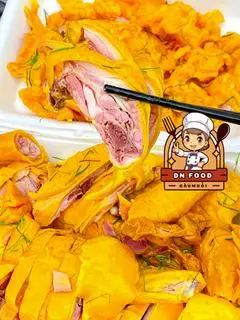 Hình ảnh Combo 1 Con Gà Ủ Muối (bỏ đầu chân) + 500g Chân Gà Ủ Muối - Tặng 1 Pepsi
