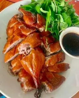Hình ảnh vịt quay da giòn ( nửa con )