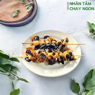 Hình ảnh Cơm nấm xiên sốt sả thuần chay