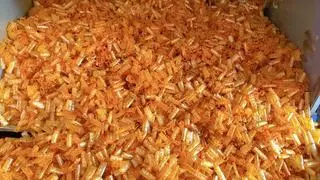 Hình ảnh Bánh tráng lắc sate cuộn tép hành