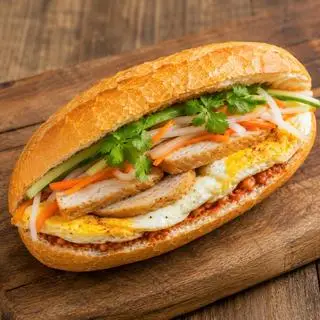 Hình ảnh  bánh mì chả cá + ốp la (size nho)