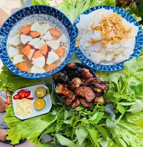 Hình ảnh Bánh cuốn chả nướng xuất lớn