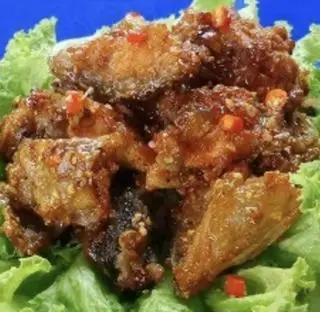Hình ảnh Đầu cá hồi chiên nước mắm 