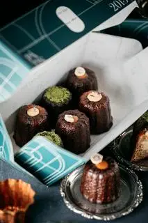 Hình ảnh HỘP 6 BÁNH CANELÉ TUỲ CHỌN (BACF00031)
