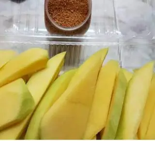 Hình ảnh Xoài tứ quý kèm muối