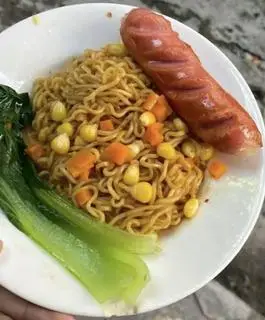 Hình ảnh Mì Trộn Xúc Xích 