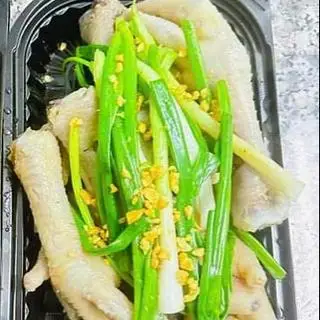 Hình ảnh Chân gà rút xương hấp hành
