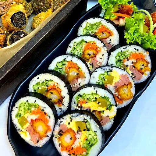 Hình ảnh Kimbap tôm xù
