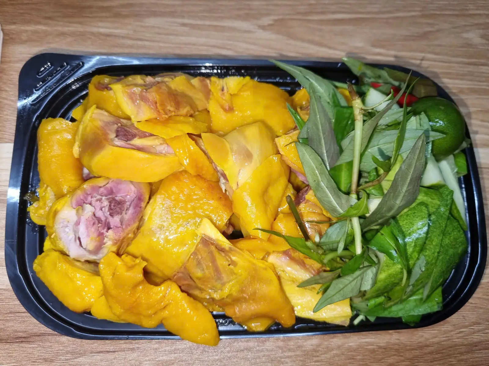 Hình ảnh Gà ủ muối hoa tiêu nửa con