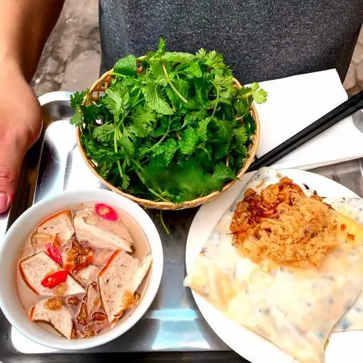 Hình ảnh Bánh Cuốn Trứng Chả Quế