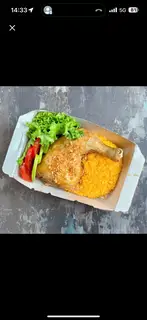 Hình ảnh Cơm Đùi Gà Mắm Tỏi 