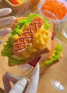 Hình ảnh Sandwich Truyền Thống