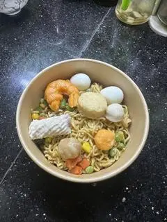 Hình ảnh Mì trộn đầy đủ