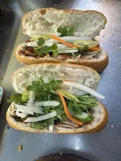 Hình ảnh Bánh mì thịt nguội