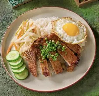 Hình ảnh Cơm Tấm Sườn Nướng + Ốp La - Tặng Kèm Canh