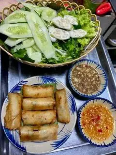Hình ảnh chả giò cá trích
